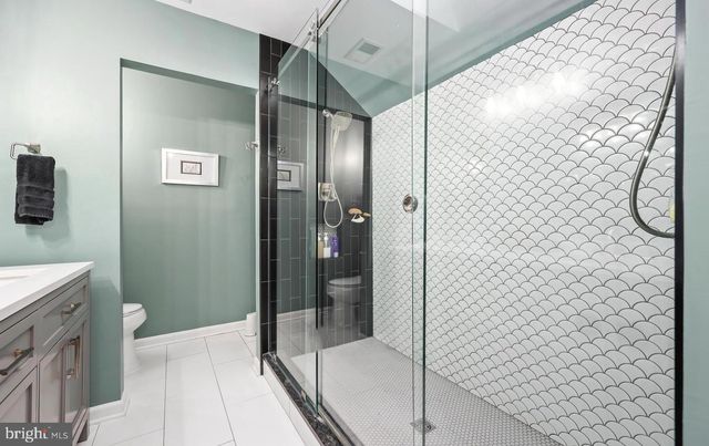 18505 CABIN RD, Triangle, VA 22172