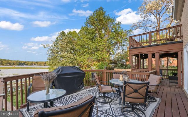 18505 CABIN RD, Triangle, VA 22172