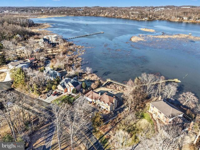 18505 CABIN RD, Triangle, VA 22172