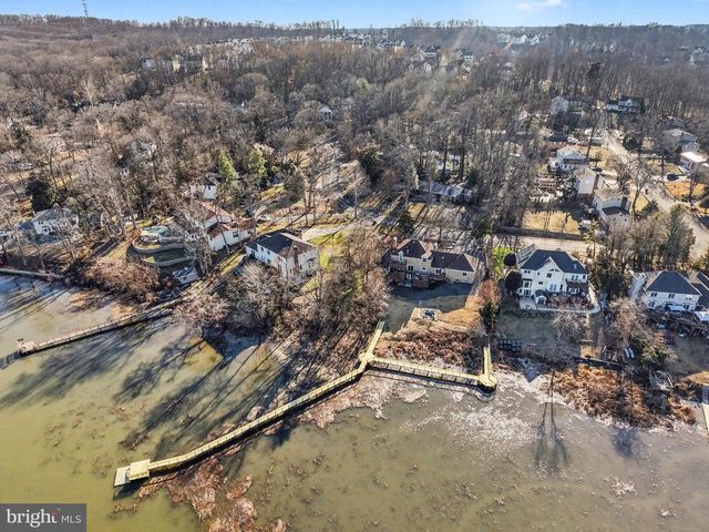 18505 CABIN RD, Triangle, VA 22172