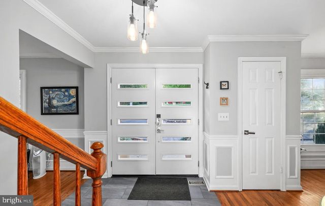 18505 CABIN RD, Triangle, VA 22172