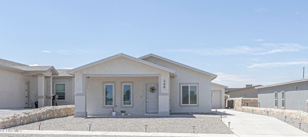 546 Spanish Oak Drive, Canutillo, TX 79835