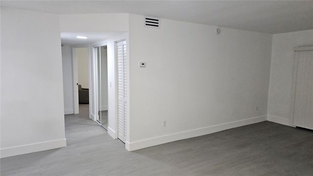 2800 NW 56th Ave B101, Lauderhill, FL 33313