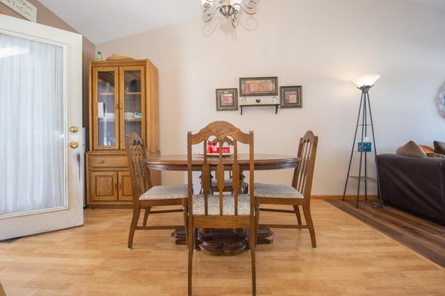 2606 33rd Avenue S, Fargo, ND 58104