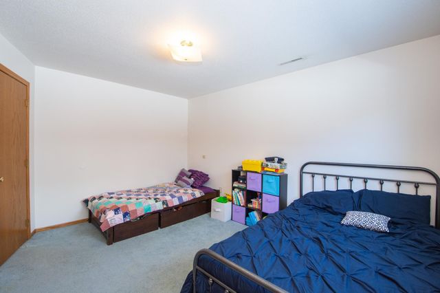 2606 33rd Avenue S, Fargo, ND 58104