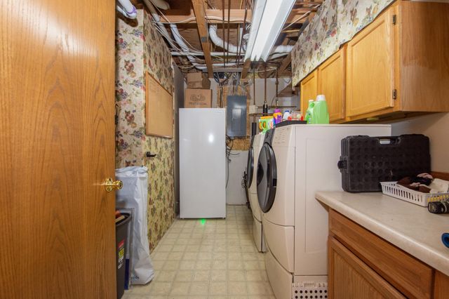 2606 33rd Avenue S, Fargo, ND 58104