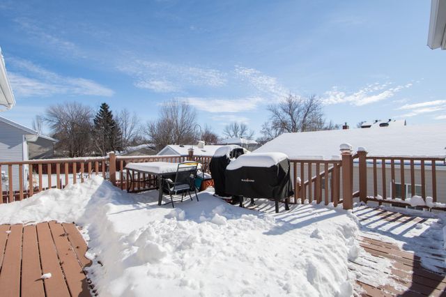 2606 33rd Avenue S, Fargo, ND 58104