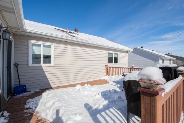 2606 33rd Avenue S, Fargo, ND 58104