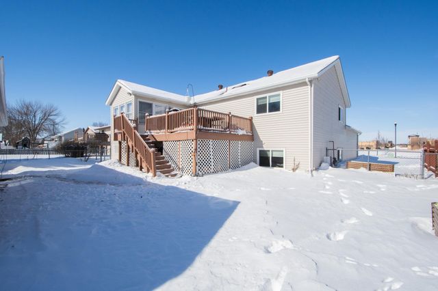 2606 33rd Avenue S, Fargo, ND 58104