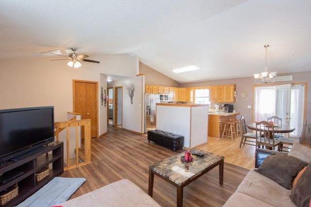 2606 33rd Avenue S, Fargo, ND 58104