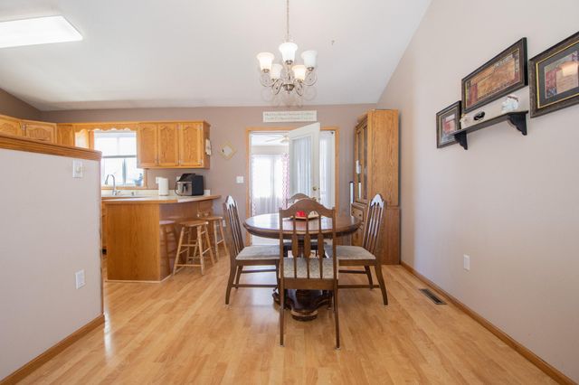 2606 33rd Avenue S, Fargo, ND 58104