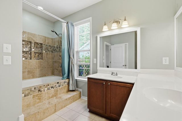 7627 Haywood Street, North Charleston, SC 29418