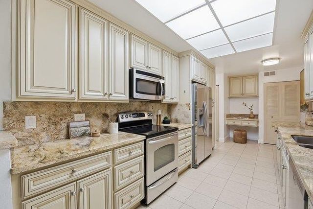 1286 Woodside Road, Redwood City, CA 94061