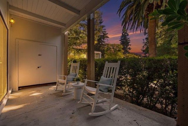 1286 Woodside Road, Redwood City, CA 94061