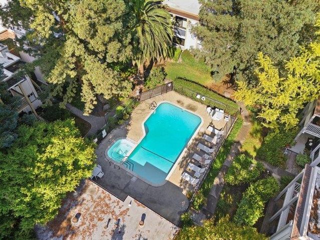 1286 Woodside Road, Redwood City, CA 94061
