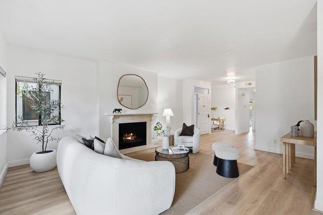 1286 Woodside Road, Redwood City, CA 94061