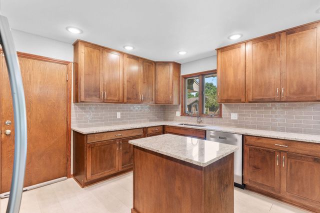 1360 E Lafayette Street, Springfield, MO 65804
