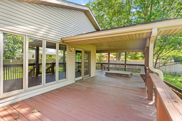 1360 E Lafayette Street, Springfield, MO 65804