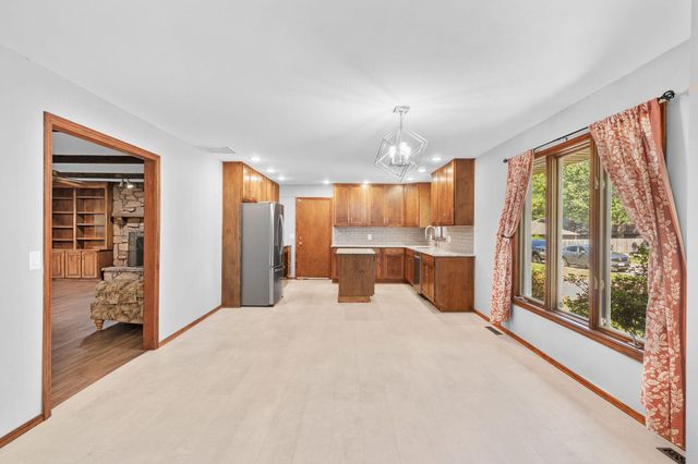 1360 E Lafayette Street, Springfield, MO 65804