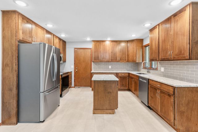 1360 E Lafayette Street, Springfield, MO 65804