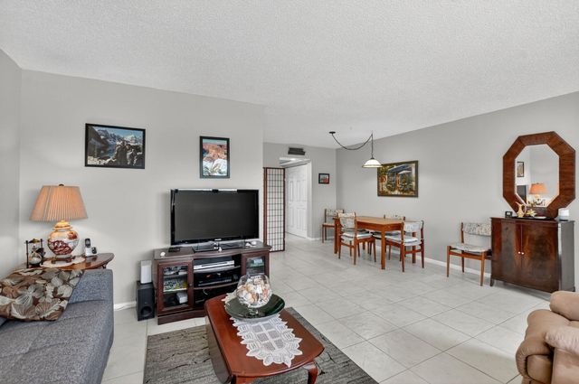 3012 Oakridge A, Deerfield Beach, FL 33442