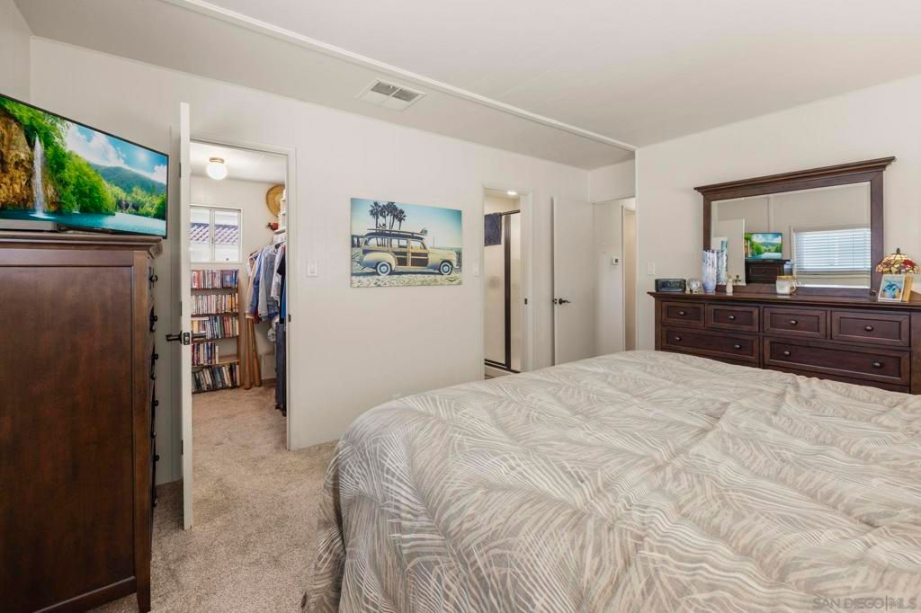 Image 16 of property listing at 116 Havenview Ln, Oceanside, CA 92056
