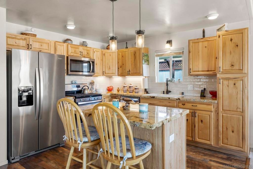 Image 2 of property listing at 116 Havenview Ln, Oceanside, CA 92056