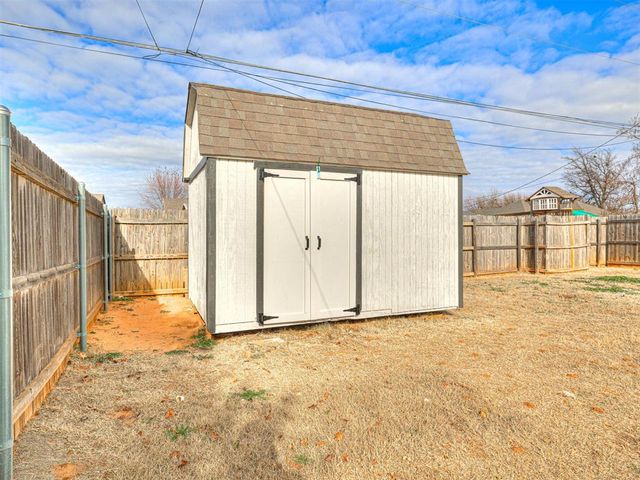 31 Hillcrest Drive, Chickasha, OK 73018