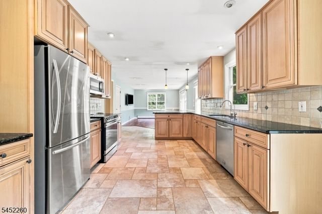 120 Main St, Califon Boro, NJ 07830