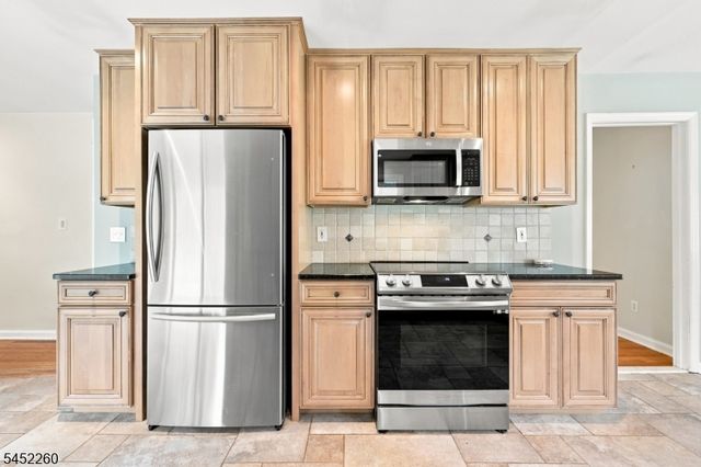 120 Main St, Califon Boro, NJ 07830