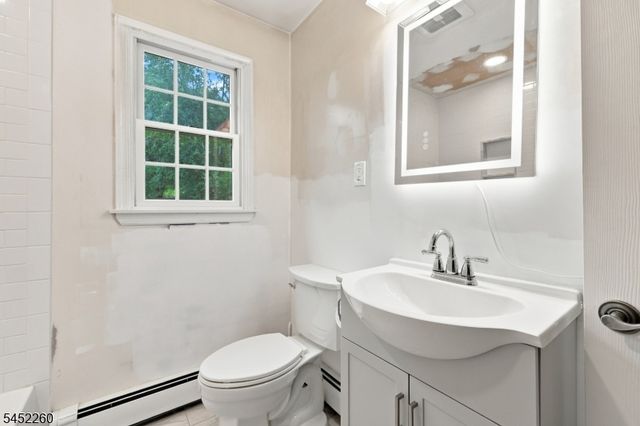 120 Main St, Califon Boro, NJ 07830