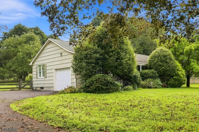 120 Main St, Califon Boro, NJ 07830