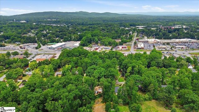 9 Yorkshire Drive, Greenville, SC 29615