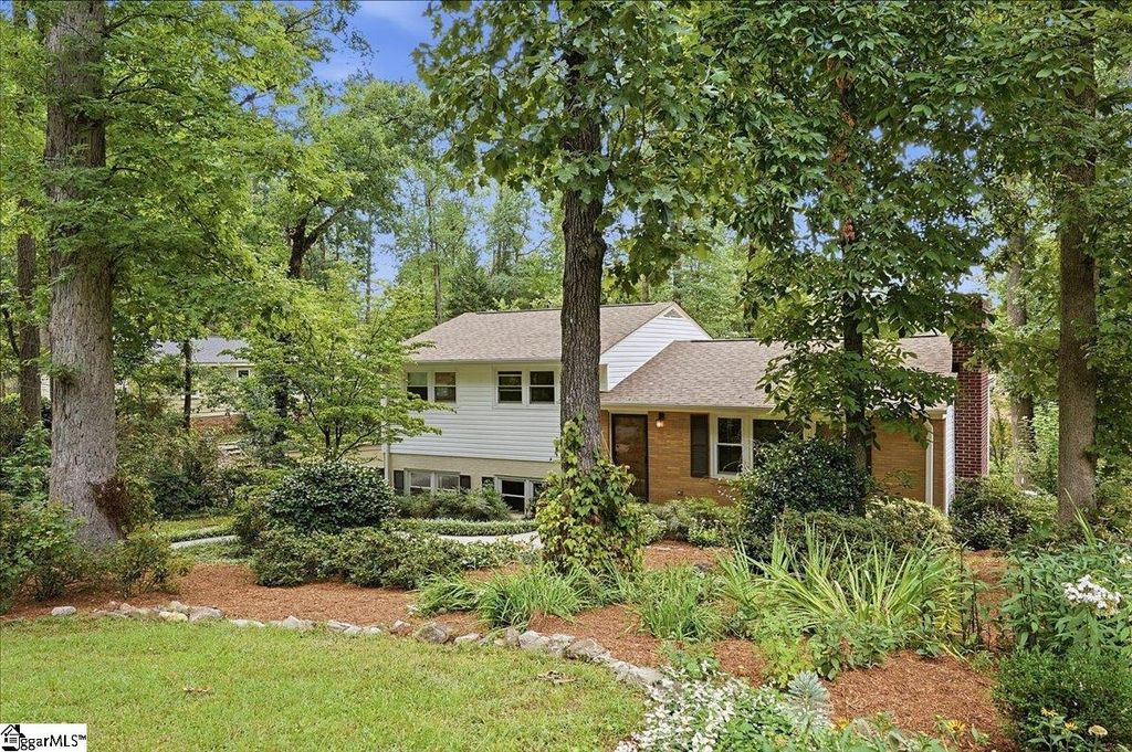 9 Yorkshire Drive, Greenville, SC 29615