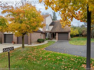 6600 Ridgefield Circle, West Bloomfield, MI 48322
