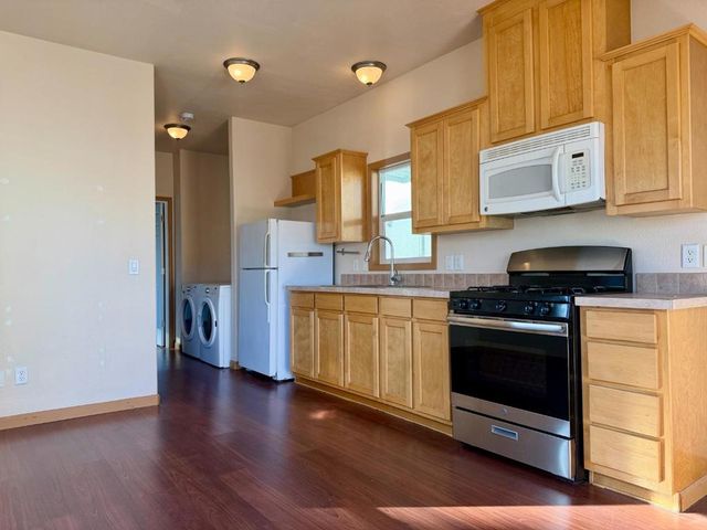 1730 Commercial Way, Santa Cruz, CA 95065