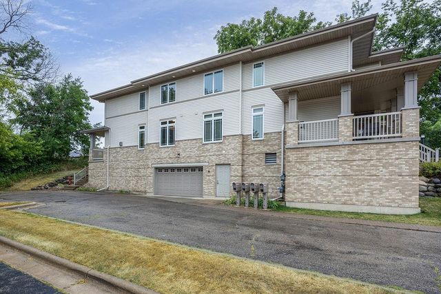 131 Carriage Way, Deforest, WI 53532
