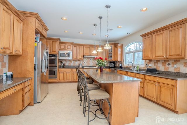 2 Rustic Court, Monroe, NJ 08831