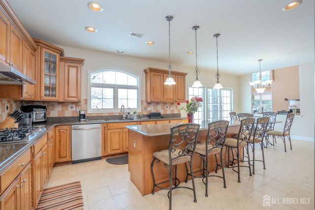 2 Rustic Court, Monroe, NJ 08831