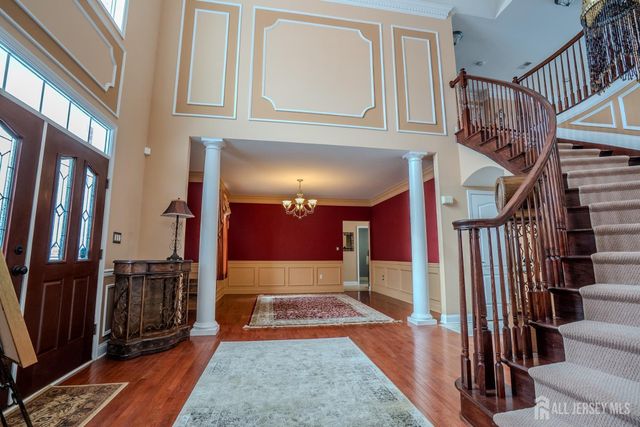 2 Rustic Court, Monroe, NJ 08831