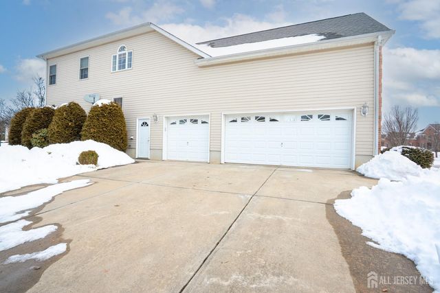 2 Rustic Court, Monroe, NJ 08831