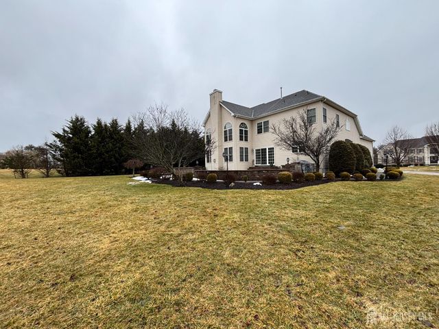 2 Rustic Court, Monroe, NJ 08831