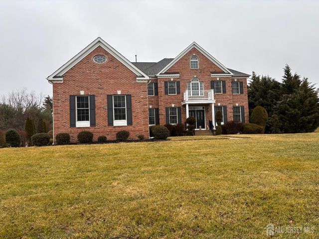 2 Rustic Court, Monroe, NJ 08831