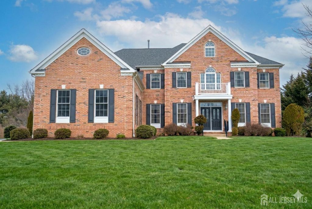 2 Rustic Court, Monroe, NJ 08831