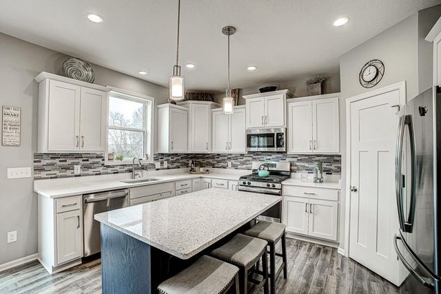 2046 Highland Circle, Hudson, WI 54016