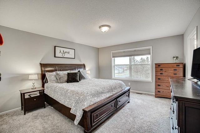 2046 Highland Circle, Hudson, WI 54016