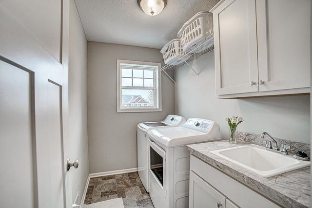 2046 Highland Circle, Hudson, WI 54016