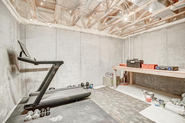 2046 Highland Circle, Hudson, WI 54016