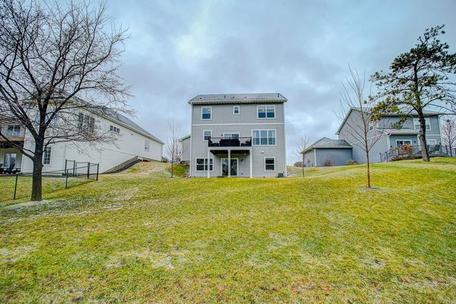 2046 Highland Circle, Hudson, WI 54016