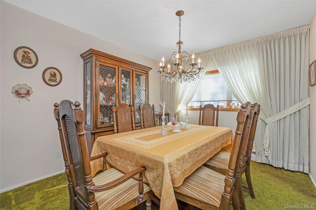 10 Leanore Drive, Farmingdale, NY 11735